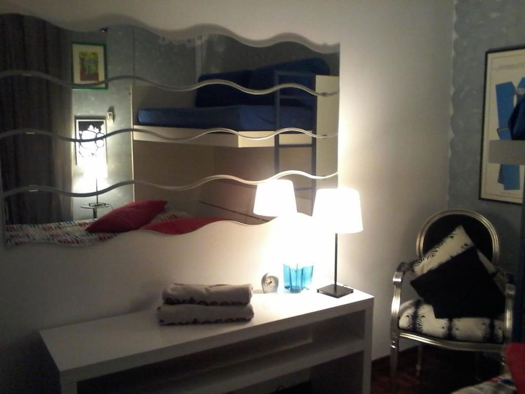 Mary Poppins'S House Trieste Quarto foto