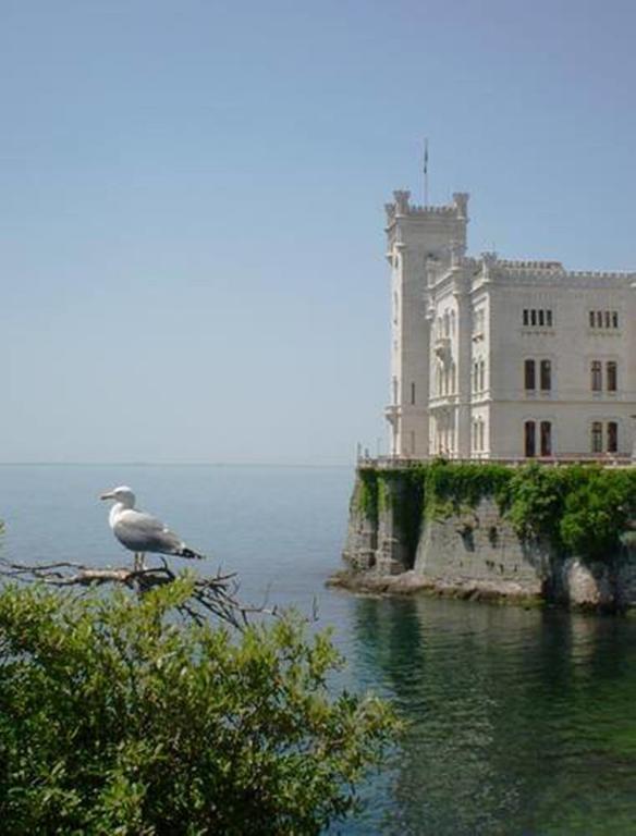 Mary Poppins'S House Trieste Exterior foto
